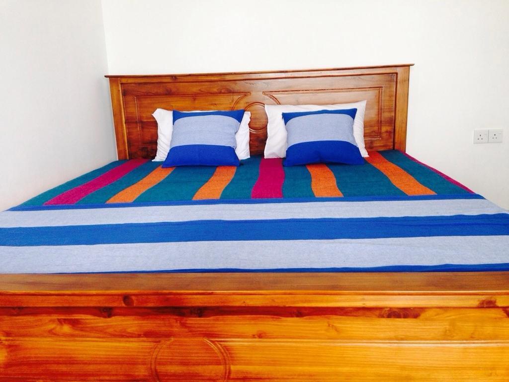 Rainbow Beach Hotel ヒッカドゥワ エクステリア 写真