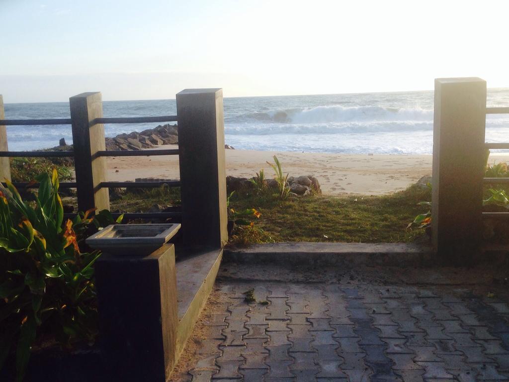 Rainbow Beach Hotel ヒッカドゥワ エクステリア 写真